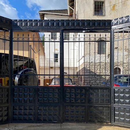 Yuri Guest House Gjirokastra Zewnętrze zdjęcie