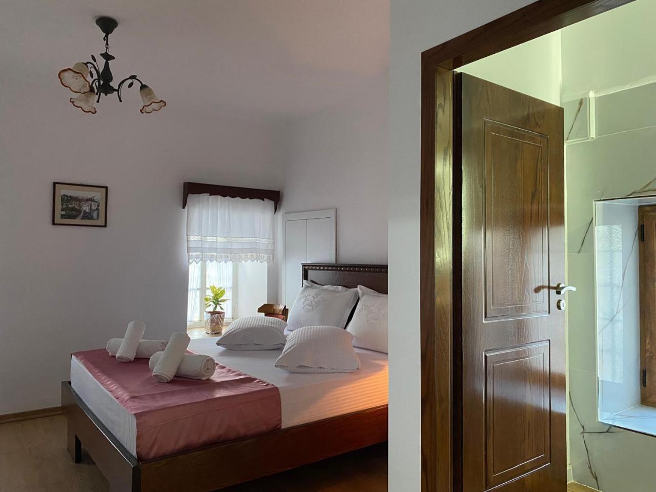 Yuri Guest House Gjirokastra Zewnętrze zdjęcie
